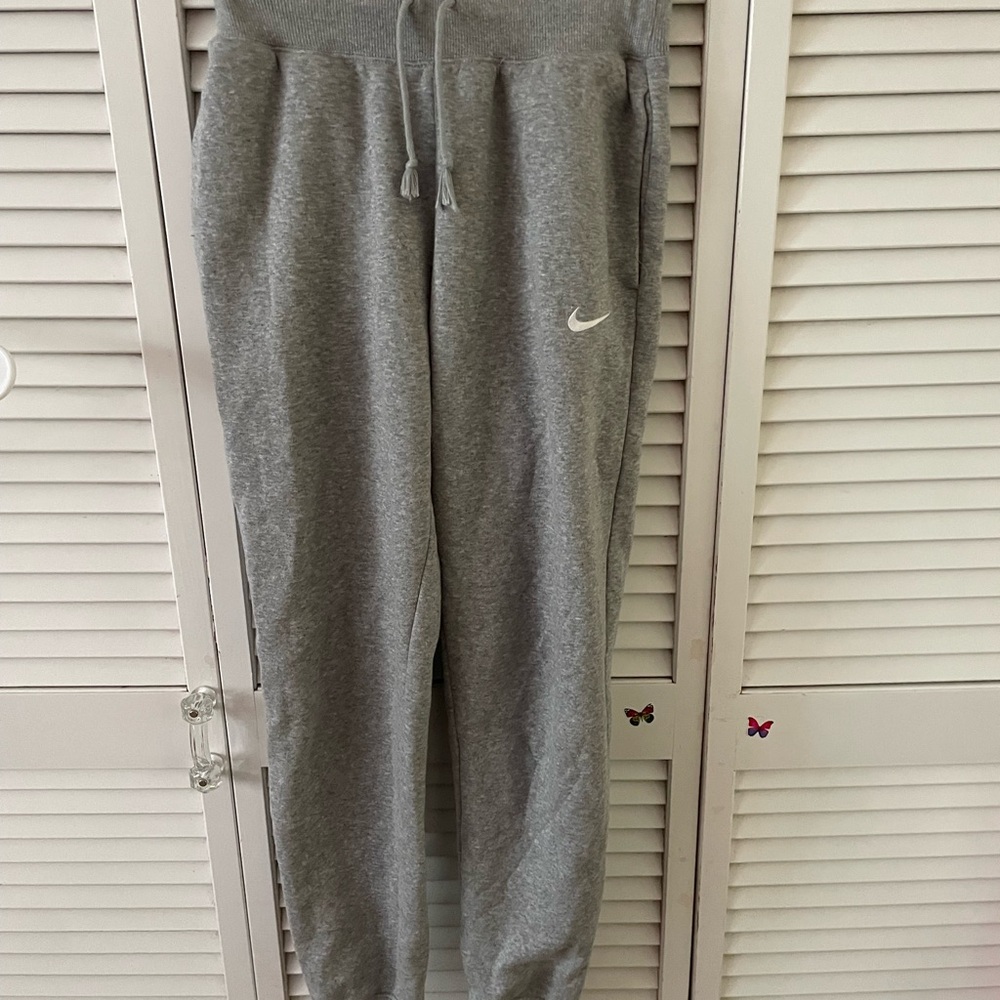 Nike Gray Sweatpants Elastic Waistband Relaxed Fit